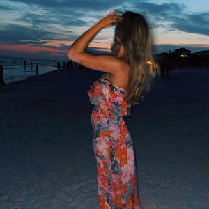 Meet your Posher, Ava